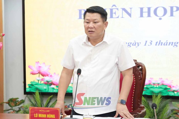 Đồng chí Phó Bí thư Thường trực Tỉnh ủy, Chủ tịch HĐND tỉnh, phát biểu tại phiên họp.