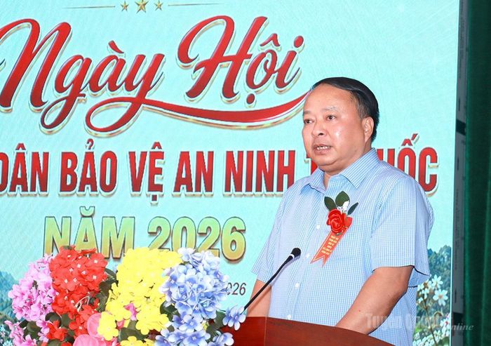 Chủ tịch UBND tỉnh Phan Huy Ngọc phát biểu tại ngày hội.