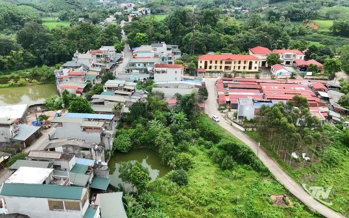 Xóm Phú Quý (xã Vô Tranh) duy trì thói quen giữ gìn vệ sinh môi trường, xây dựng không gian sống khang trang.