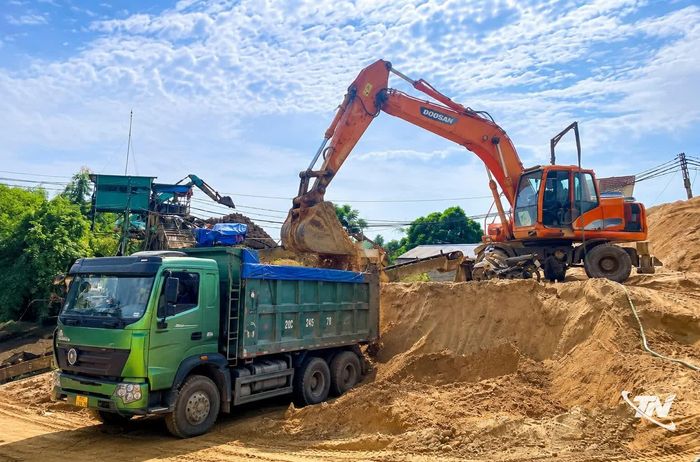 Nguồn cung cát chưa đáp ứng nhu cầu khiến nhiều dự án lớn tại Thái Nguyên phải nhập vật liệu từ các tỉnh lân cận.