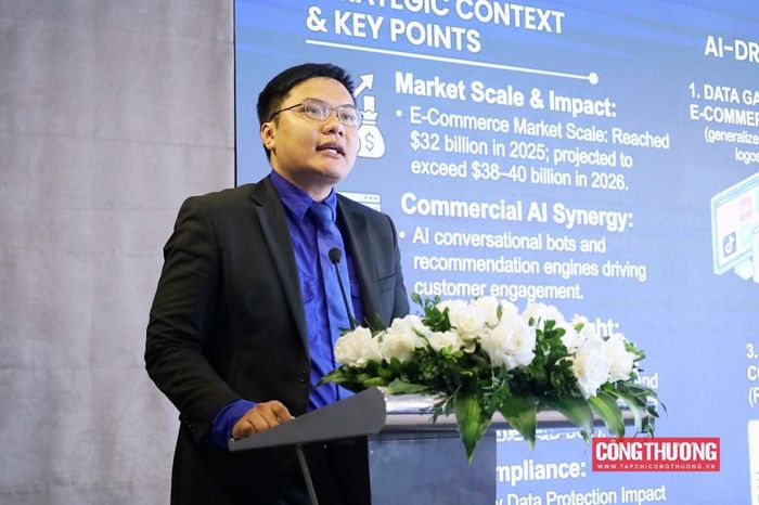 TS. Trịnh Quốc Vinh, Ủy viên Hội đồng khoa học Viện Nghiên cứu Chiến lược, Chính sách Công Thương trình bày về nội dung ứng dụng AI trong lĩnh vực thương mại điện tử, logistics và năng lượng