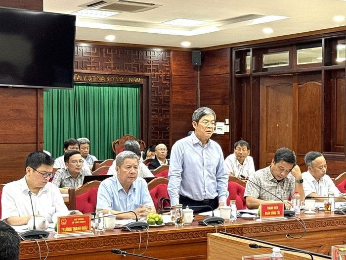 Ông Nguyễn Tài Anh - Phó Tổng giám đốc Tập đoàn Điện lực Việt Nam phát biểu tại buổi làm việc