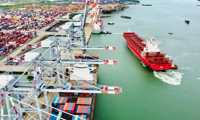 Cảng CMIT và TCTT mở cổng kết nối, hình thành bến chung.