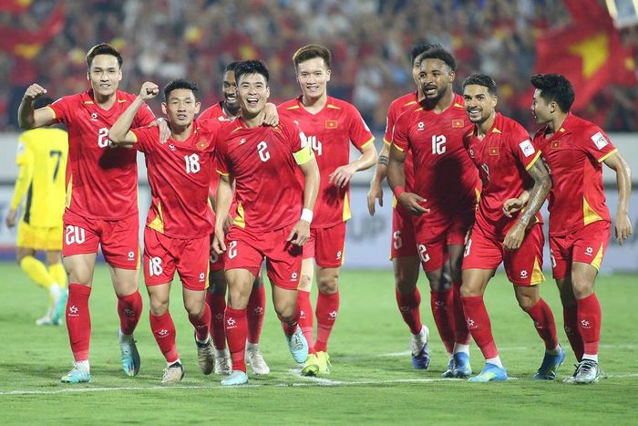 Tuyển Việt Nam tích cực chuẩn bị cho trận gặp Malaysia.