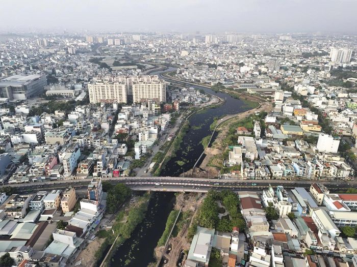 Dự án cải tạo kênh Tham Lương - Bến Cát - rạch Nước Lên đang từng bước hoàn thiện các hạng mục chính.