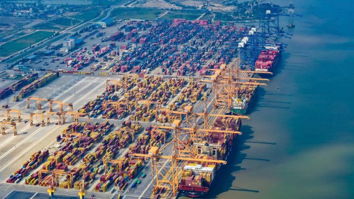Khu bến cảng Lạch Huyện đang giữ vai trò đột phá trong chiến lược phát triển cảng xanh, cảng thông minh của Hải Phòng. Ảnh: Huy Tưởng - Lan Chi