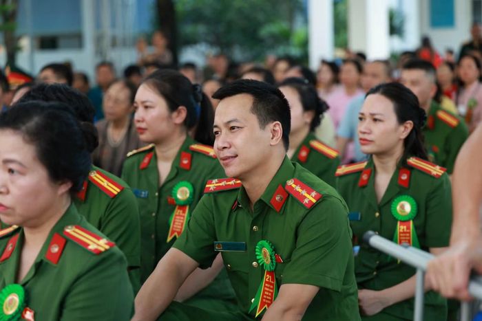 Các đại biểu tham dự chương trình.