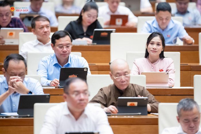 Các đại biểu dự phiên họp. Ảnh: Phạm Thắng