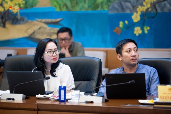Các đại biểu tham dự cuộc làm việc