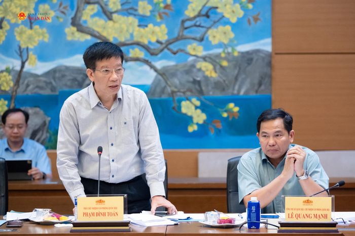 Phó Chủ nhiệm Văn phòng Quốc hội Phạm Đình Toản phát biểu