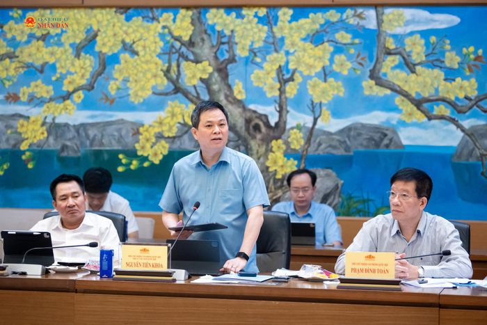 Phó Chủ nhiệm Văn phòng Quốc hội, Trợ lý Chủ tịch Quốc hội Nguyễn Tiến Khoa phát biểu