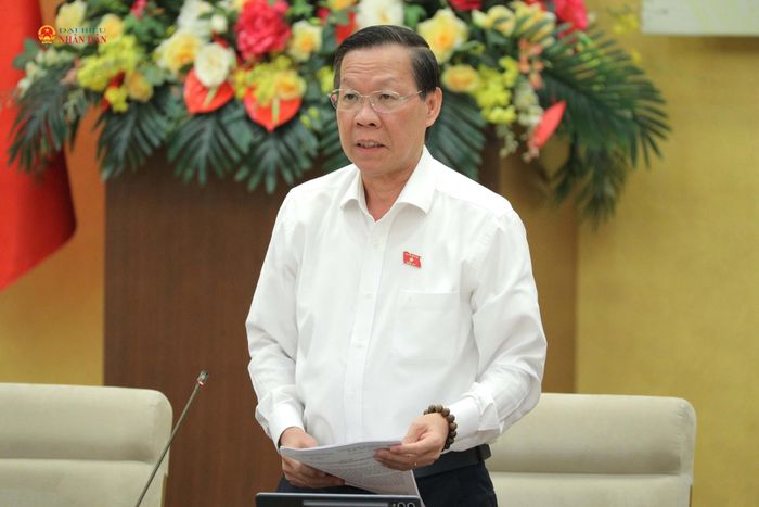 Chủ nhiệm Ủy ban Kinh tế và Tài chính Phan Văn Mãi chủ trì phiên họp