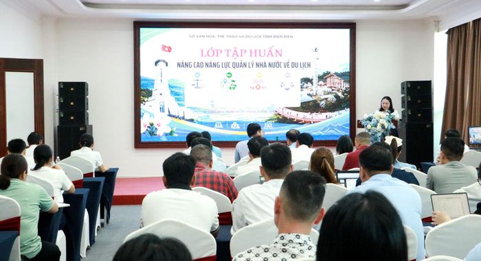 Lớp tập huấn được đặt trong bối cảnh Điện Biên triển khai mô hình chính quyền địa phương 2 cấp, kéo theo những yêu cầu mới đối với công tác quản lý nhà nước về du lịch