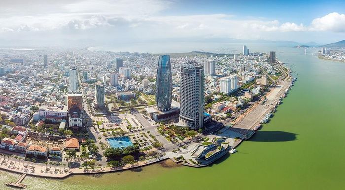 Cùng với đầu tư hạ tầng, Đà Nẵng và Viettel tập trung đưa các công nghệ mới vào quản lý, điều hành và cung cấp dịch vụ cho người dân - Ảnh: C.T