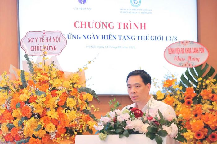 Giám đốc Bệnh viện Đa khoa Xanh Pôn Nguyễn Đức Long phát biểu tại buổi lễ.