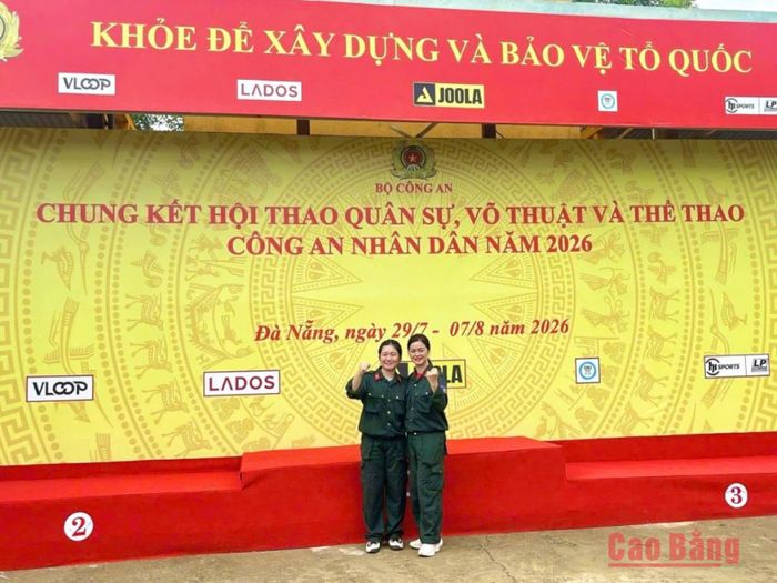 Trung tá Phùng Thị Thùy Linh và con gái Lương Thị Kim Chi trở thành những “đối thủ” trên thao trường Hội thao.