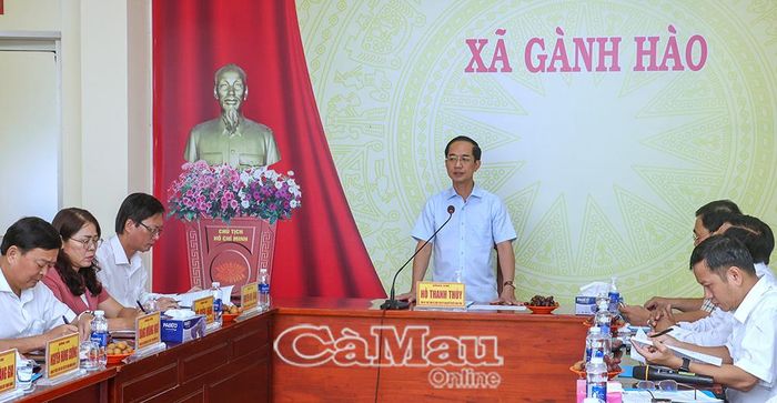 Đồng chí Hồ Thanh Thuỷ đánh giá cao tinh thần chủ động của xã Gành Hào trong công tác chuẩn bị năm học mới.