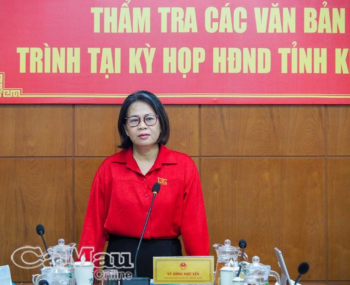 Trưởng Ban Kinh tế - Ngân sách HĐND tỉnh Vũ Hồng Như Yến phát biểu kết luận hội nghị.
