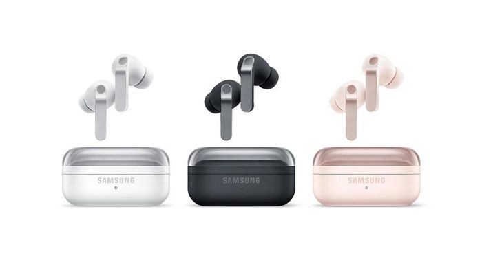 Các mẫu Galaxy Buds tương thích có thể hoạt động như thiết bị trợ thính không kê đơn. (Ảnh: Samsung).