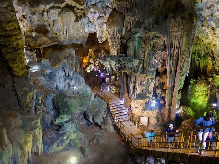 Vườn quốc gia Phong Nha - Kẻ Bàng được UNESCO công nhận là Di sản thiên nhiên thế giới lần đầu vào năm 2003.