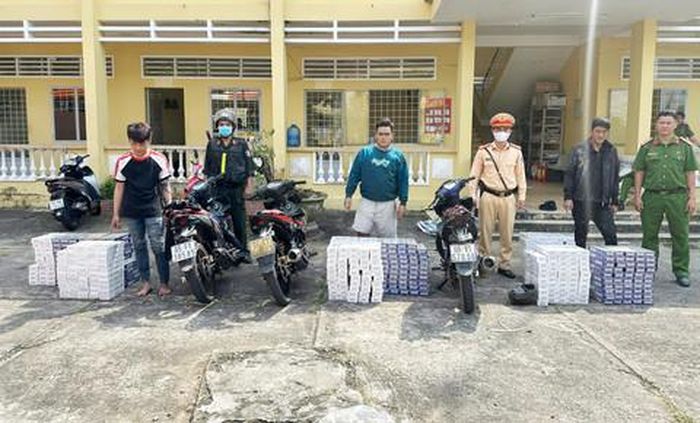"Hung thần xa lộ" vận chuyển thuốc lá lậu bị bắt cùng tang vật