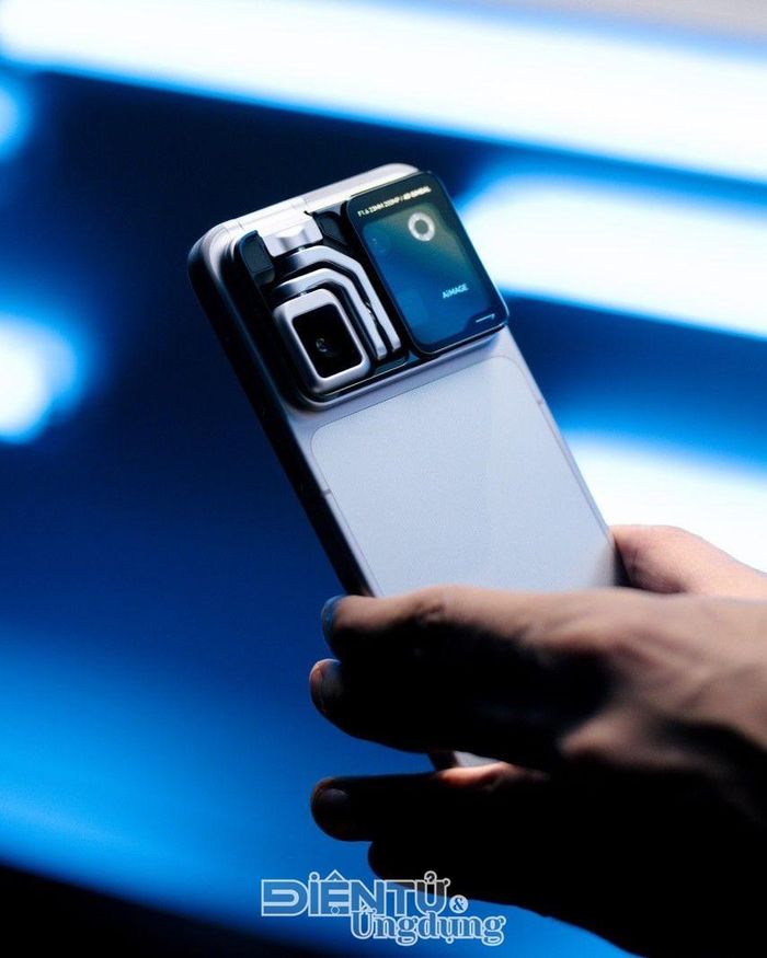 Robot Phone có thể tự vận hành rảnh tay nhờ YOYO Robot Mode trên MagicOS.