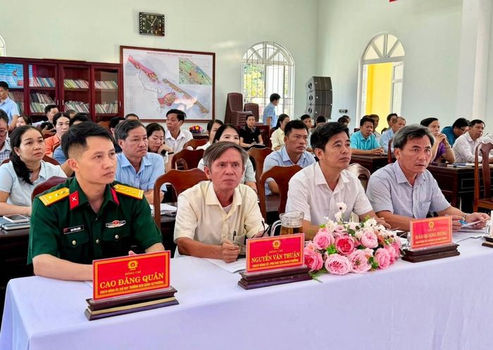 Cấc đại biểu tham dự hội nghị...