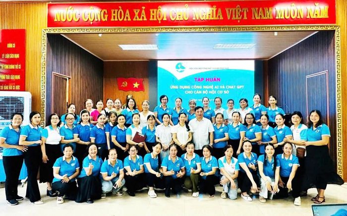Hội Liên hiệp Phụ nữ thành phố Huế tổ chức tập huấn ứng dụng công nghệ AI và ChatGPT cho cán bộ, hội viên phụ nữ...