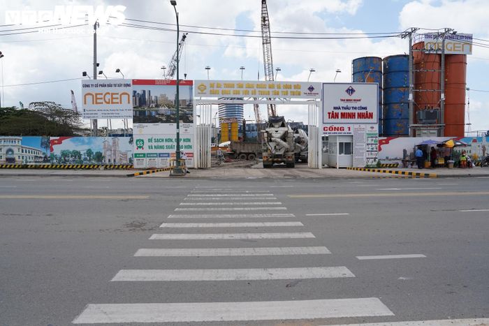 Dự án nằm trong Khu đô thị mới Thủ Thiêm, phường An Khánh, được bao quanh bởi các tuyến đường Tố Hữu, Mai Chí Thọ và Nguyễn Cơ Thạch.