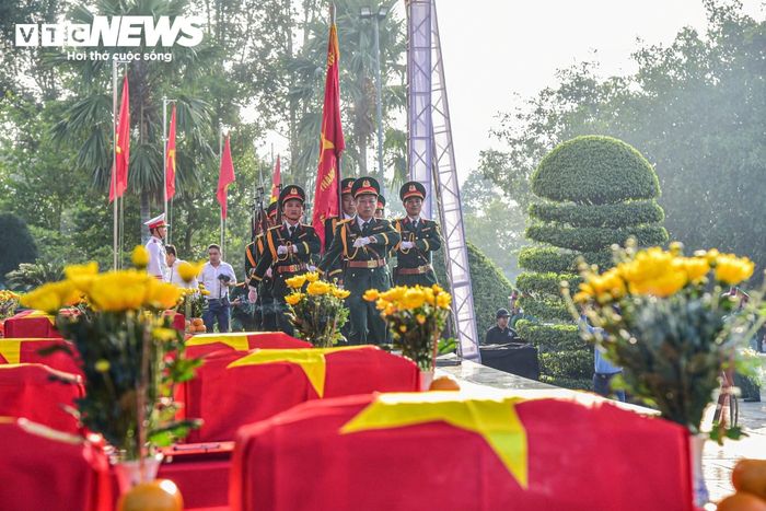 Thực hiện “Chiến dịch 500 ngày đêm đẩy mạnh tìm kiếm, quy tập và xác định danh tính hài cốt liệt sĩ”, từ tháng 7 đến tháng 8/2026, cán bộ, chiến sĩ Đội K72, Bộ Chỉ huy quân sự TP Đồng Nai tìm kiếm, quy tập được 26 hài cốt liệt sĩ tại xã Minh Đức và 2 hài cốt liệt sĩ tại phường Lộc Ninh.