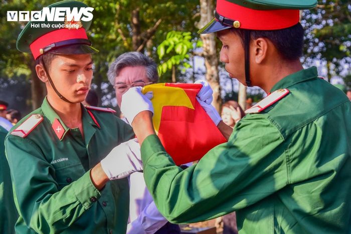 Trong ngày đầu thực hiện nhiệm vụ, cán bộ, chiến sĩ Đội K76 tìm kiếm, quy tập được 1 hài cốt liệt sĩ tại xã Lộc Tấn. Kết quả trên thể hiện tinh thần trách nhiệm, quyết tâm và sự tận tụy của cán bộ, chiến sĩ trực tiếp thực hiện nhiệm vụ tìm kiếm, đưa đồng đội trở về.