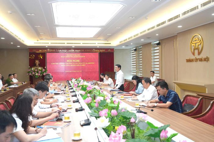 Quang cảnh buổi làm việc. Ảnh: Phạm Hùng