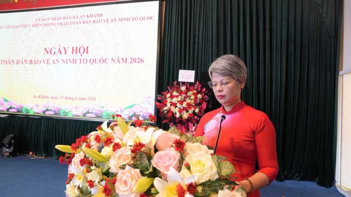 Phó Chủ tịch YBND xã An Khánh Bùi Thu Hương phát biểu tại hội nghị. Ảnh: AK