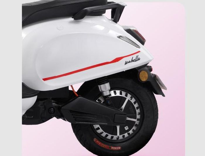 Xe có bản pin đi xa tới 200km/lần sạc