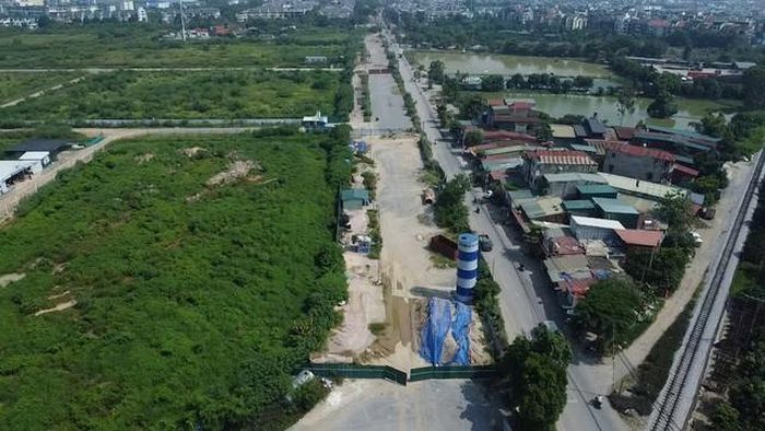 Mới đây, theo chỉ đạo của lãnh đạo TP Hà Nội, các nhà thầu phải tập trung nhân lực, máy móc, tổ chức thi công theo phương châm “có mặt bằng đến đâu làm đến đó”, phấn đấu hoàn thành toàn bộ dự án trong năm 2026.