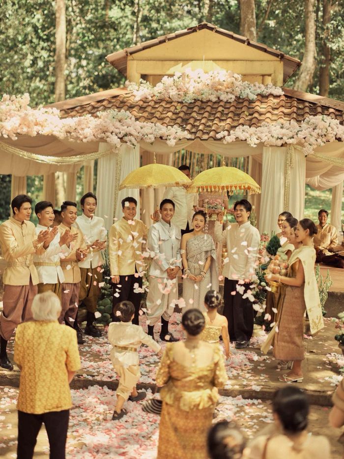Sự xuất hiện của Bảo Định cũng trở thành một điểm nhấn. Nam diễn viên sinh năm 1994 đảm nhận vai trò bạn diễn của Phương Mỹ Chi, cùng cô thực hiện những phân cảnh mang màu sắc tình cảm.