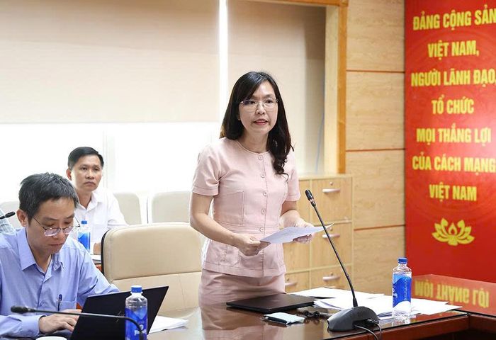 Cục trưởng Cục Quản lý Y, Dược cổ truyền Trịnh Thị Diệu Thường phát biểu.  Ảnh: Trần Minh