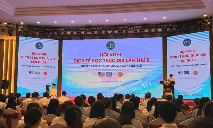 GS.TS Phan Trọng Lân, Viện trưởng Viện Vệ sinh Dịch tễ Trung ương phát biểu tại hội nghị. Ảnh: Bích Vân.