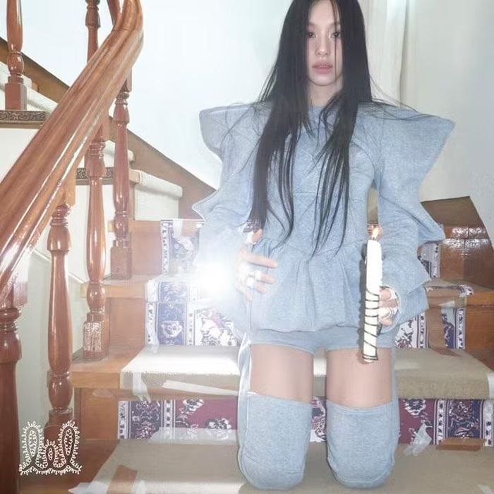 LIL FANTASY cũng là tên album đầu tay của Chaeyoung với tư cách nghệ sĩ solo. Quyết định của Chaeyoung cho thấy sự quyết tâm của cô nàng trên con đường khám phá bản sắc riêng trong âm nhạc và các lĩnh vực nghệ thuật khác.