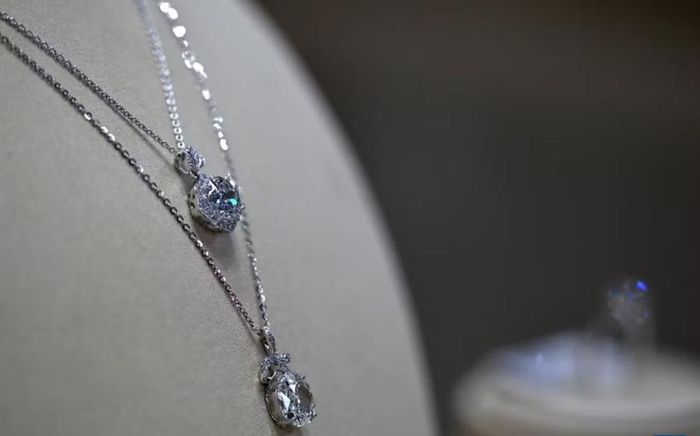 Mức giá thậm chí thấp hơn chi phí một vỏ nhẫn bằng vàng 18K gắn viên đá.