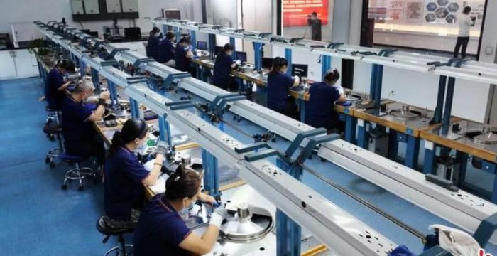 Sản lượng kim cương nhân tạo tại Chá Thành đạt 12 triệu carat mỗi năm. Năm 2025, doanh nghiệp tại đây còn tạo được viên kim cương thô đơn tinh thể nặng 156,47 carat, lập kỷ lục thế giới.
