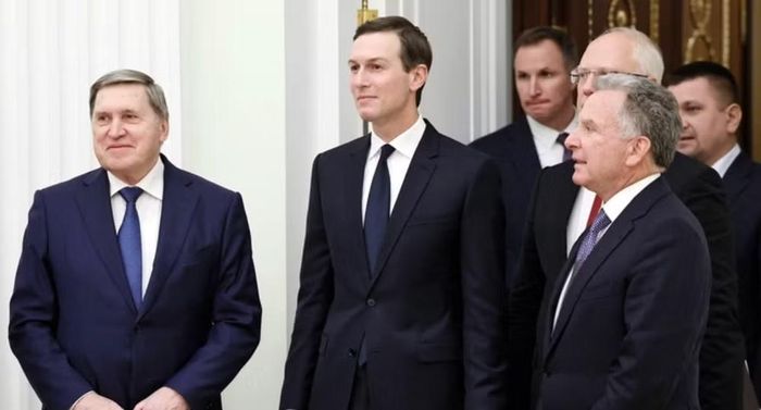 Ukraine nhiều lần kêu gọi ngừng bắn sau gần 4 năm rưỡi xung đột. Nga tuyên bố luôn ủng hộ đàm phán hòa bình, nhưng cho rằng giải pháp phải bao gồm việc Ukraine từ bỏ hoàn toàn 4 vùng lãnh thổ mà Moskva tuyên bố chủ quyền trong năm 2022.