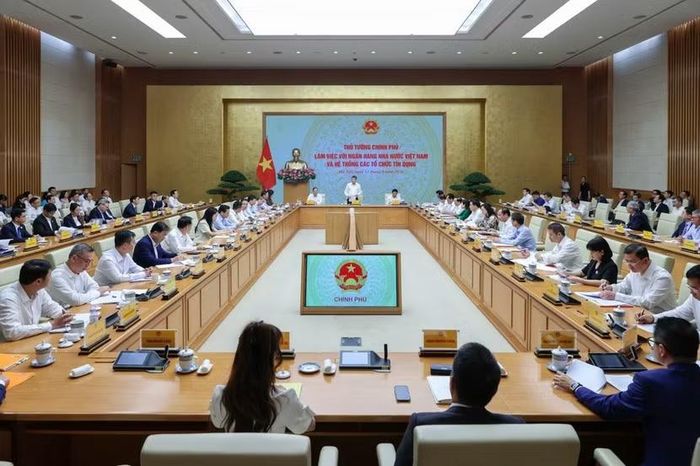 Thủ tướng Chính phủ làm việc với NHNN và các tổ chức tín dụng