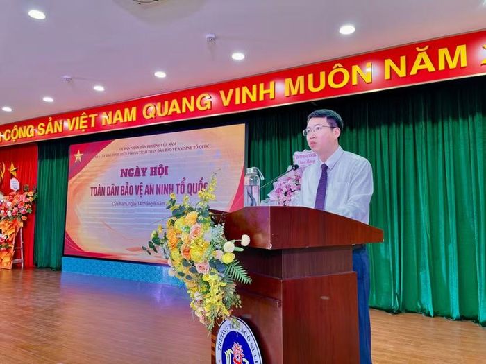Đồng chí Nguyễn Hoàng Trường, Đại biểu Quốc hội khóa XVI, Thành ủy viên, Bí thư Đảng ủy, Chủ tịch HĐND phường phát biểu chỉ đạo