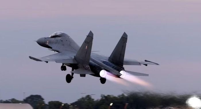 Tờ Defense Express lưu ý rằng chiếc Su-30MKI cuối cùng đã xuất xưởng từ dây chuyền lắp ráp ở Nashik vào năm 2020. Tuy nhiên điều này không có nghĩa công ty đã ngừng hoạt động, vì ở đó cũng có một dây chuyền khác dành cho máy bay chiến đấu Tejas của Ấn Độ.