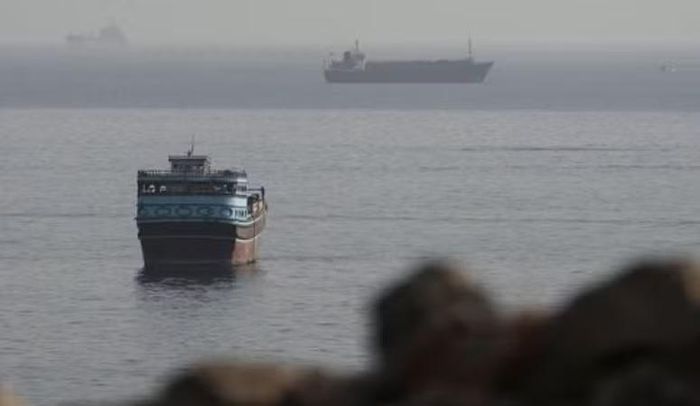 Hai bên cũng có cách nhìn khác nhau về hàng hóa trên con tàu. Ukraine cho rằng tàu đang vận chuyển hàng hóa quân sự giữa Nga và Iran. Tehran bác bỏ, khẳng định con tàu và toàn bộ hàng hóa trên đó phục vụ mục đích dân sự.
