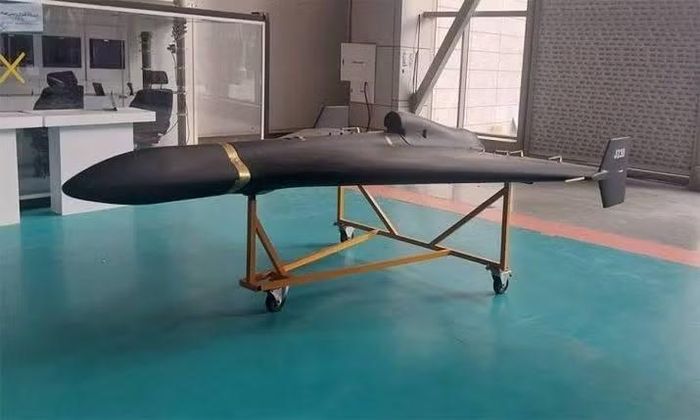 Theo thông tin sơ bộ, UAV Geran-4 có sải cánh khoảng 3 m và chiều dài 3,5 m, tương tự phiên bản trước, nhưng trọng lượng cất cánh của thiết bị đã tăng từ 350 lên 450 kg.