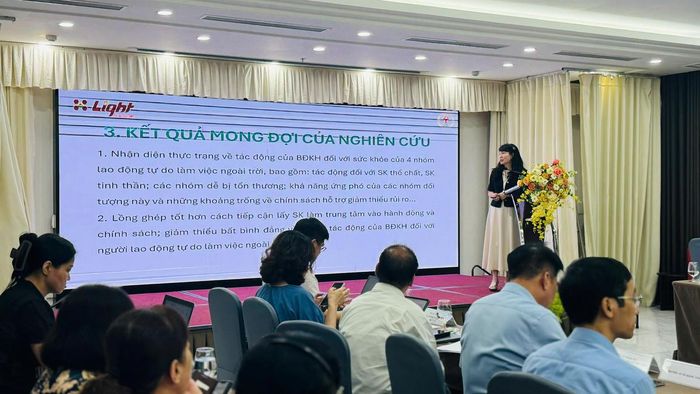 Theo kết quả nghiên cứu áp lực không chỉ dừng lại ở sức khỏe mà còn ảnh hưởng lớn đến tâm lý của người lao động. Ảnh: L.H