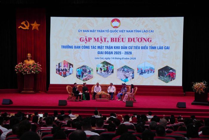 Các đại biểu tham gia tọa đàm. Ảnh: Ngô Hùng.