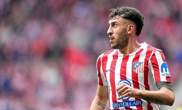  Hậu vệ Matteo Ruggeri đang trên đường chuyển đến Premier League để gia nhập Aston Villa. Cầu thủ người Italy chuẩn bị có mặt tại Birmingham để hoàn tất các thủ tục ký kết hợp đồng. Mức phí chuyển nhượng rơi vào khoảng gần 27 triệu euro, kèm theo các điều khoản phụ phí. 